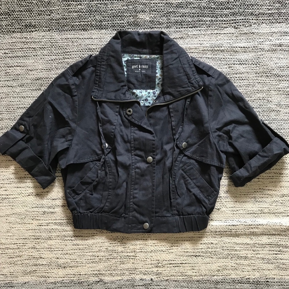 Half sleeve light jacket